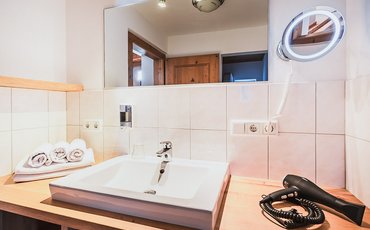 Apartment - Restaurant Margarethenstein Bathroom in apartment Type A with private sauna in the Margarethenstein