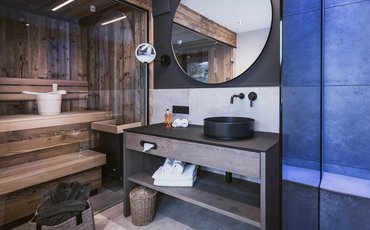 Bad in der Margarethenstein Suite im Design Hotel im Salzburger Land