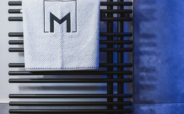 Bad in der Lifestyle Suite im Design Hotel Margarethenstein in Kaprun